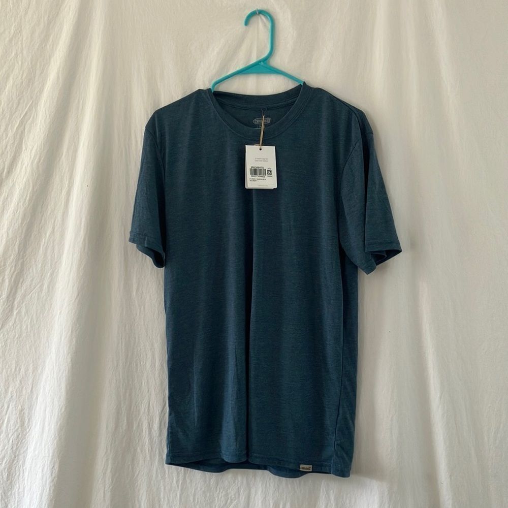 Cariloha Men’s medium Bamboo T Shirt Crew Neck